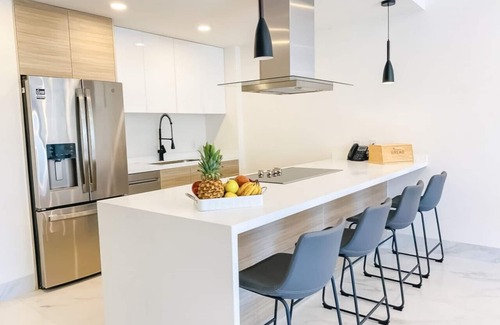 El Tezal Condo | Unbeatable location 2BD 2BTH Walking distance to Medano.