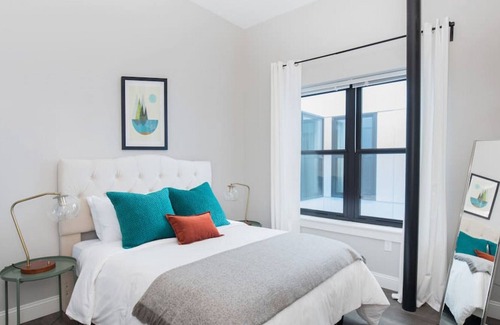 Downtown Boston Apartment | Unbeatable Location | 4bed Loft | Parking Optional