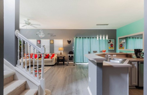 Bellavida House | UNBEATABLE LOCATION THEMATIC HOUSE with HEATED POOL OPTION 8 miles to Disney