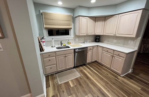A-Zone House | Unbeatable location - 4 houses to beach, 5BR, 3BA, walkability!