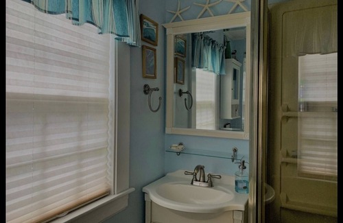 Ogunquit House | Unbeatable location! Walk to beach and town.