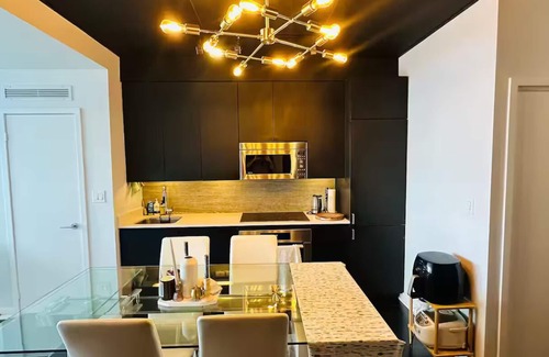 Bathurst Quay Condo | Unbeatable view & location! Modern cozy condo - walk to all hotspots!