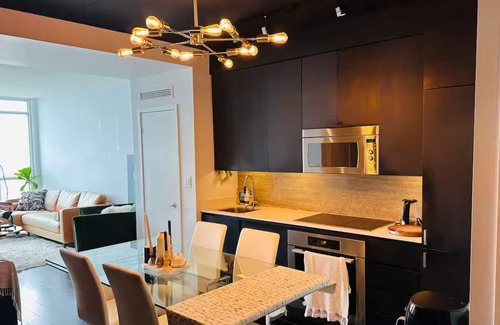 Bathurst Quay Condo | Unbeatable view & location! Modern cozy condo - walk to all hotspots!