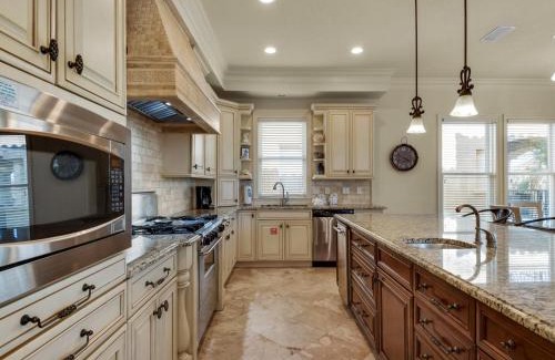 Avalon Beach Estates House | Under the Tuscan Sun by Newman-Dailey