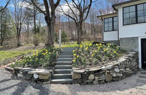 Hillsdale Cottage | Underhill Cottage