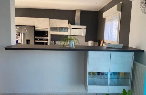 Le Pizou House | Une chambre pour deux avec vue sur la piscine