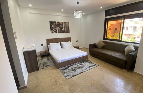 Menara Villa | Une Charmante Villa Avec Piscine