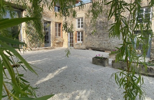 Le Val-d'Esnoms House | une Maison de Famille, à la Campagne