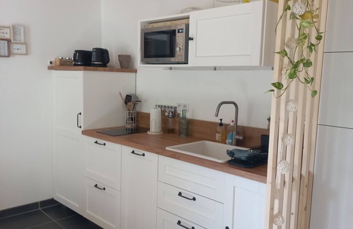 Cuers House | Une Maison Tout Confort, son Grand Terrain Nature et sa Piscine Juste Pour Vous!