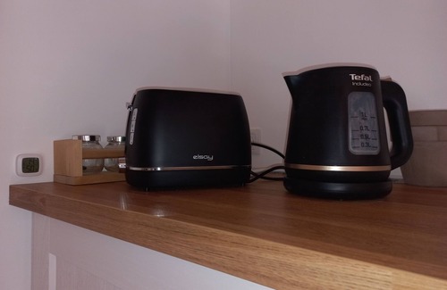 Cuers House | Une Maison Tout Confort, son Grand Terrain Nature et sa Piscine Juste Pour Vous!