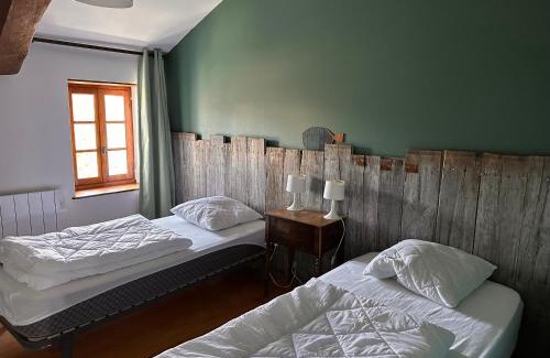 Arcais House | Une maraîchine en bord de conche avec barque sans linge de maison