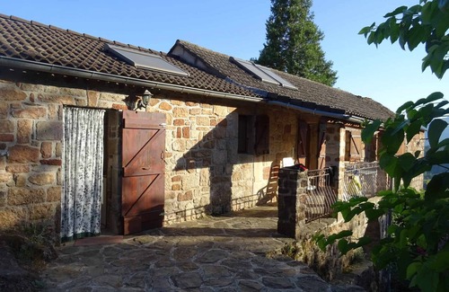 Saint-Pierre-Saint-Jean Villa | Une Oasis Ardéchoise, Isolée, sur 32 Ares Arborés, 2 Logements, Piscine Privée