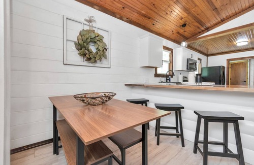 Livingston House | Unforgettable Charming LogCabin Bliss!