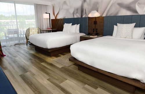 Lihue Hotel | Unforgettable Getaway on Kaua'i! 2 Ocean View Room
