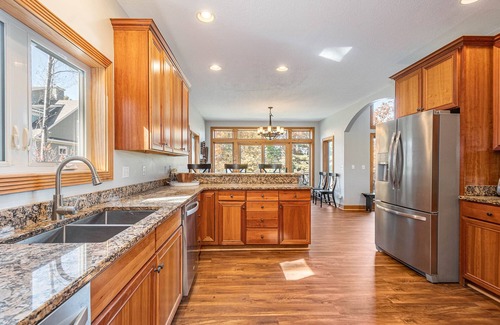 Swanton House | Unforgettable | Indoor Pool, 2 Hot Tubs, Pool Table