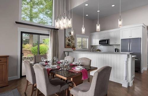 Napa Hotel | Unforgettable Napa Vacation! Short Drive from Andretti Winery, FREE Parking!