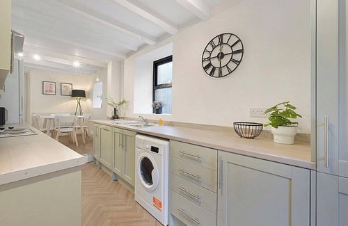 Bowes House | Unicorn House, Hot Tub, Near Barnard Castle