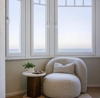 De Panne Villa | Unieke villa Catherine met frontaal zeezicht, parking sauna en strandcabine
