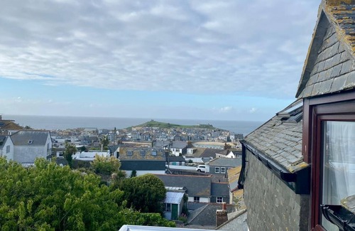 St Ives Apartment | Uninterrupted panoramic sea view!