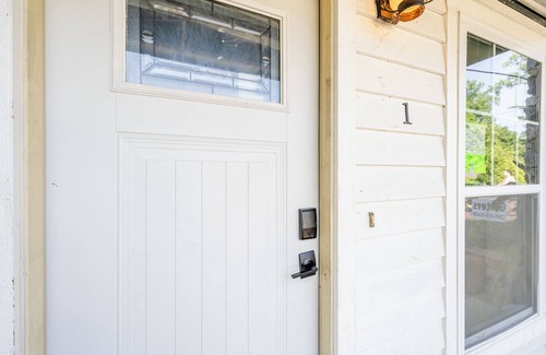 Union Pier Cottage | Union Pier Cottage Close To Everything! One Of Three Units!