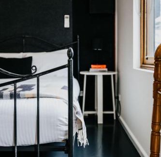 Castlemaine House | Union Street - Central Castlemaine Pad