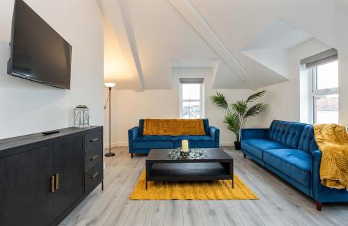 Belfast House | Unique 1 bed Penthouse in East Village, Belfast - Walk to City Centre, Roof Terrace