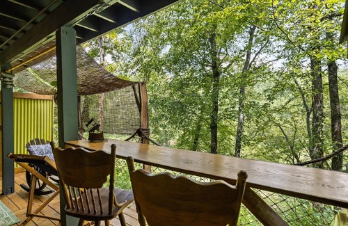 Murphy Apartment | unique 1-bedroom apt Organic Farm&Resort in Murphy with AC