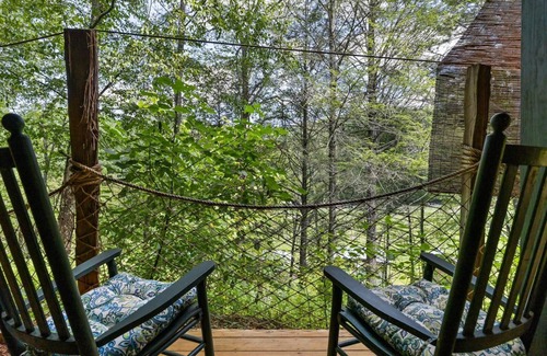 Murphy Apartment | unique 1-bedroom apt Organic Farm&Resort in Murphy with AC