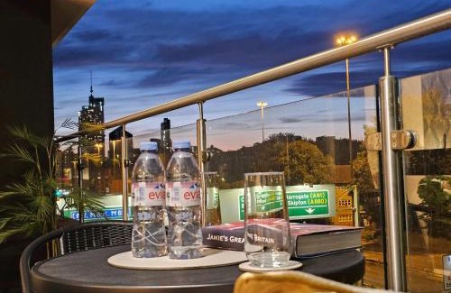 Leeds Apartment | Unique 2-Bed, 2-Bath Apartment with Private Terrace, Near Leeds Bus Station & City Centre