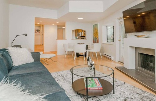 Fairview Apartment | Unique 2 Bedroom Vancouver Condo