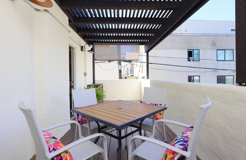 Santa Ana Apartment | Unique 2B1B Getaway Near Disneyland & OC