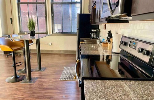 Financial District Apartment | ☆UNIQUE 2Bed Loft☆ Downtown KC