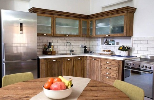 Neve Tzedek Apartment | Unique 2BR Apartment Perfect Patio