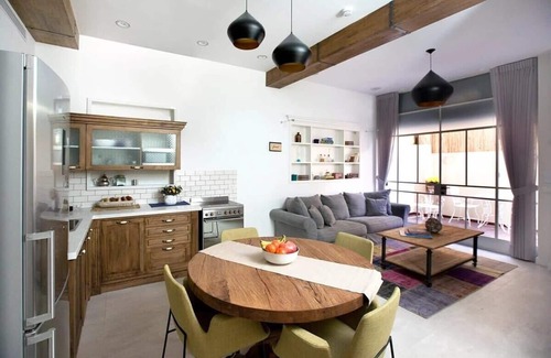 Neve Tzedek Apartment | Unique 2BR Apartment Perfect Patio