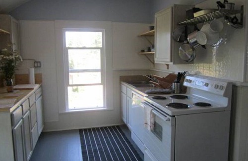 Columbia House | Unique 2nd Floor Flat - Located in Desirable Columbia District