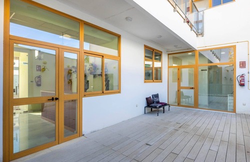 Carmona Villa | Unique 3 apartment Carmona villa