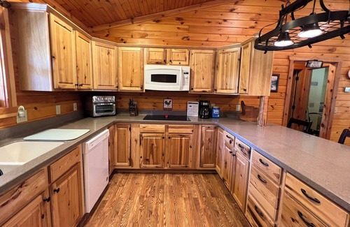 Spencer Cabin | Unique 3-Bed Cabin with fireplace and waterfall