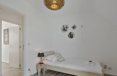 Mariakerke Apartment | Unique 3-bedroom apartment with parking
