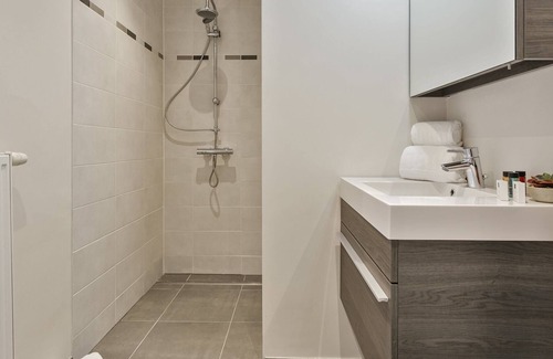Mariakerke Apartment | Unique 3-bedroom apartment with parking