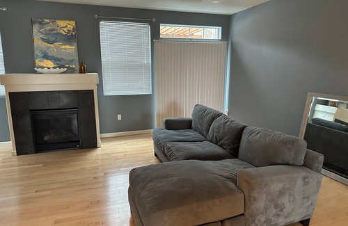 Neighbors Southwest House | Unique 3 bedroom house in Beaverton with Wi Fi access and Lock box to enter