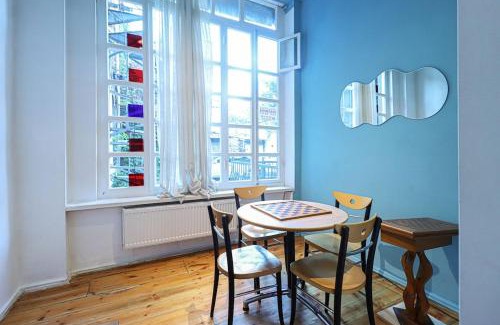 Sololaki Apartment | Unique 3BR Apt in Old Tbilisi - By Wehost