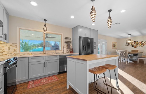 Optimist Park NW House | Unique 4-bed, 3-bath house with Pool, Hot Tub, Arcade and Hi-Spd Wifi