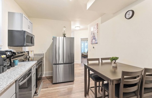 Wilmington House | Unique 5-bedroom private house in Wilmington perfect for long term stays