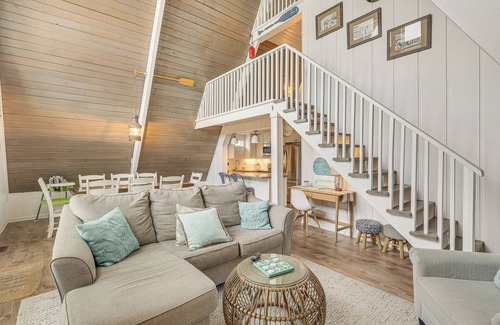 Ocean Isle Beach House | Unique A-Frame Beach House: 'The Beacon at OIB'