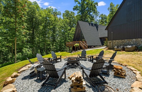 Lenoir Ski Chalet | Unique A-Frame cabin with Hot tub,Firepit,Jukebox