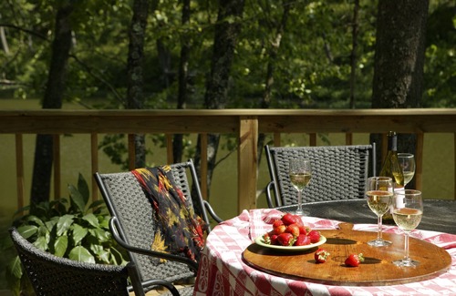Eureka Springs Cottage | Unique and Close to Downtown - Lake Lucerne Resort & Ranch Tom Sawyer