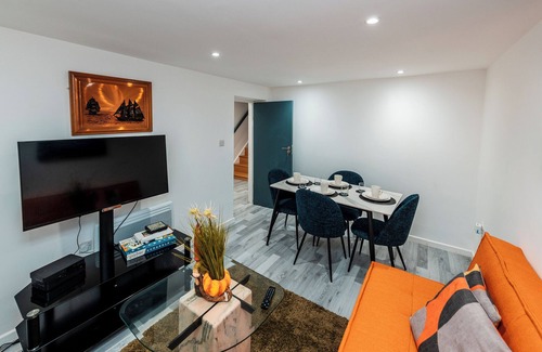 Trafford Apartment | Unique and Stylish home away from home
