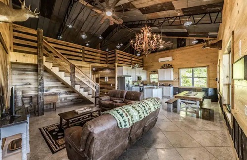 Grant Cabin | Unique and tranquil mountain-side getaway, close to Guntersville Lake.