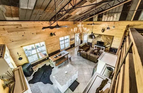 Grant Cabin | Unique and tranquil mountain-side getaway, close to Guntersville Lake.