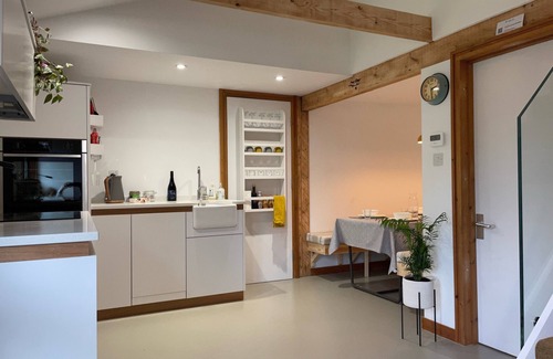 Merston Cabin | Unique, Annexe sleeps 4 with Large Gardens & Tennis Court!